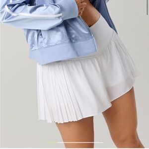 Aerie White Pleated Flowy Shorts